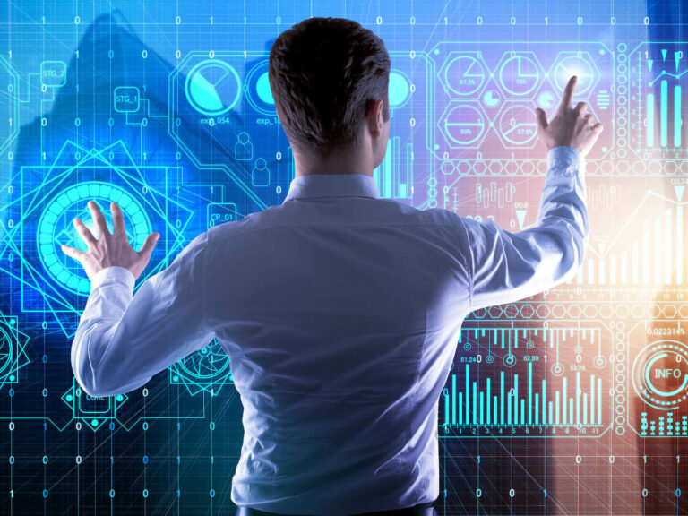 Bild einer Person, die holografisches Interface bedient
