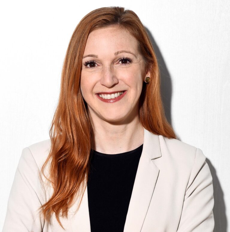Dr. Isabella Hermann