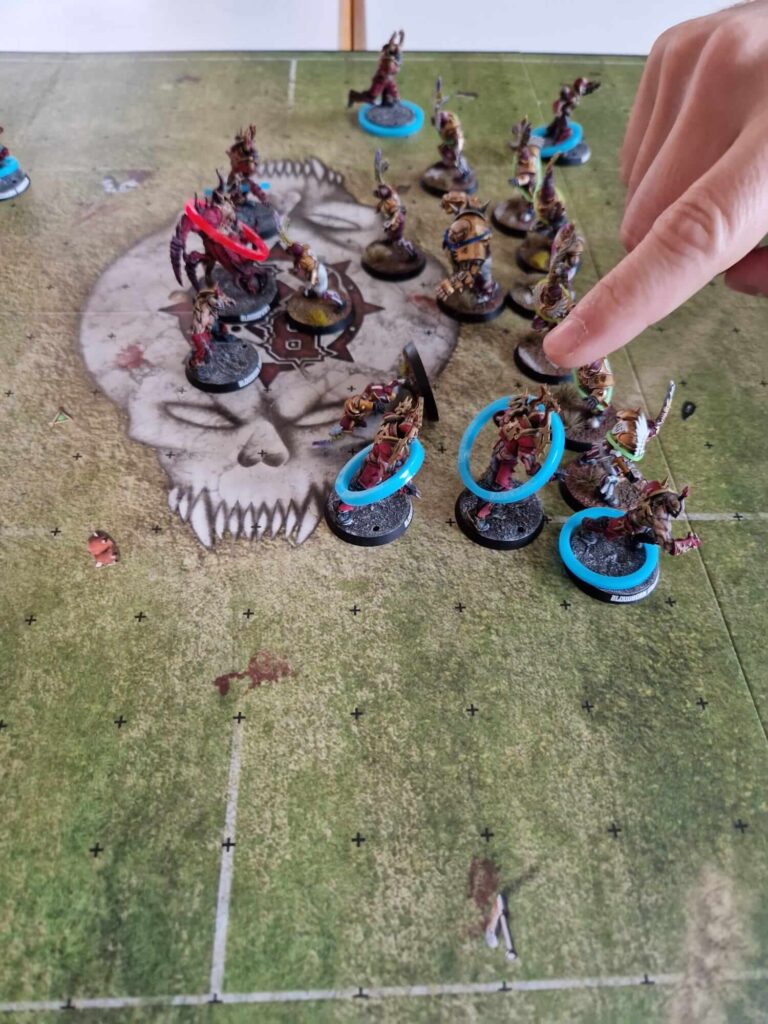 Blood Bowl: Einsatz von Markern bei Miniaturen