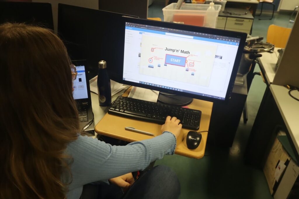 Kreativ mit Mathe spielen beim Science Game Jam 2023 im Schülerforschungszentrum Kassel