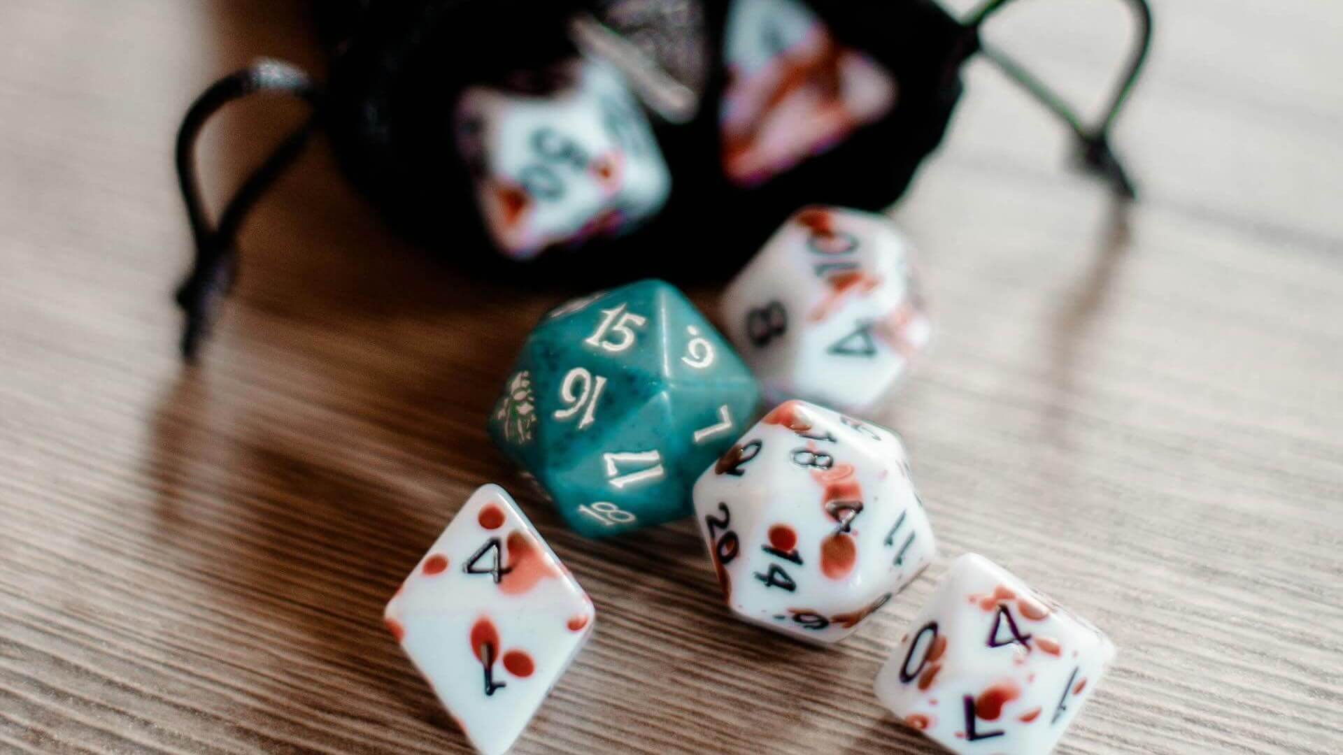 Titelfoto (bearbeitet) von Nika-Benedictova auf unsplash